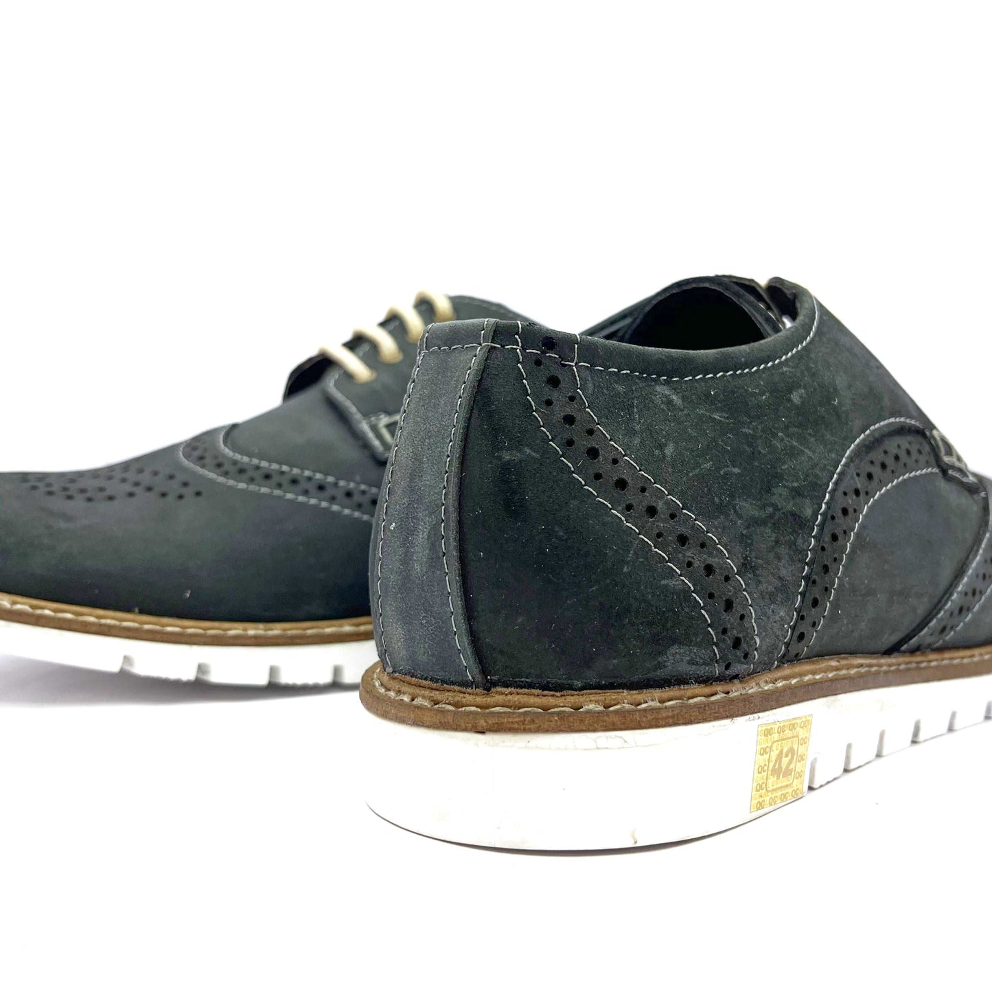 Men's Leather Brogue Shoes: Perfect for Casual & Formal Wear
