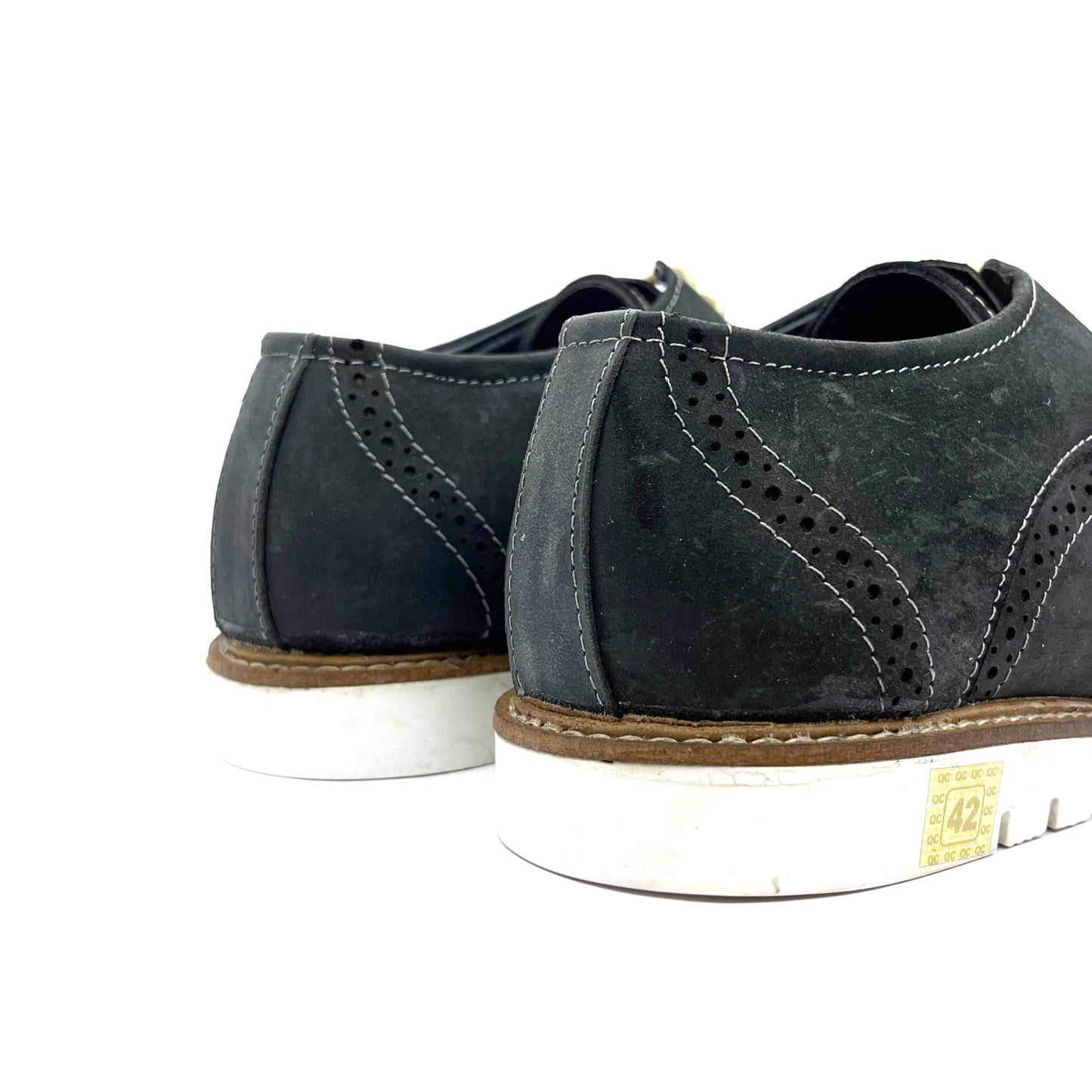Men's Leather Brogue Shoes: Perfect for Casual & Formal Wear