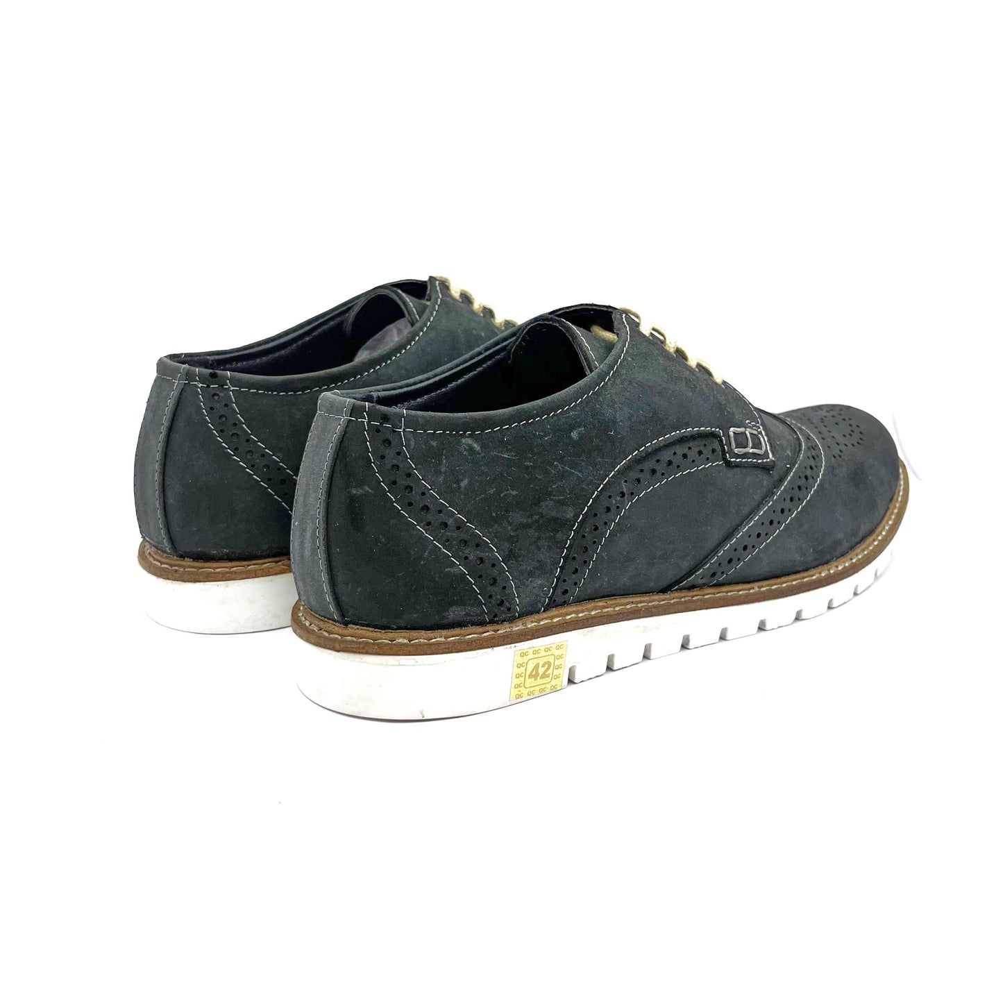 Men's Leather Brogue Shoes: Perfect for Casual & Formal Wear