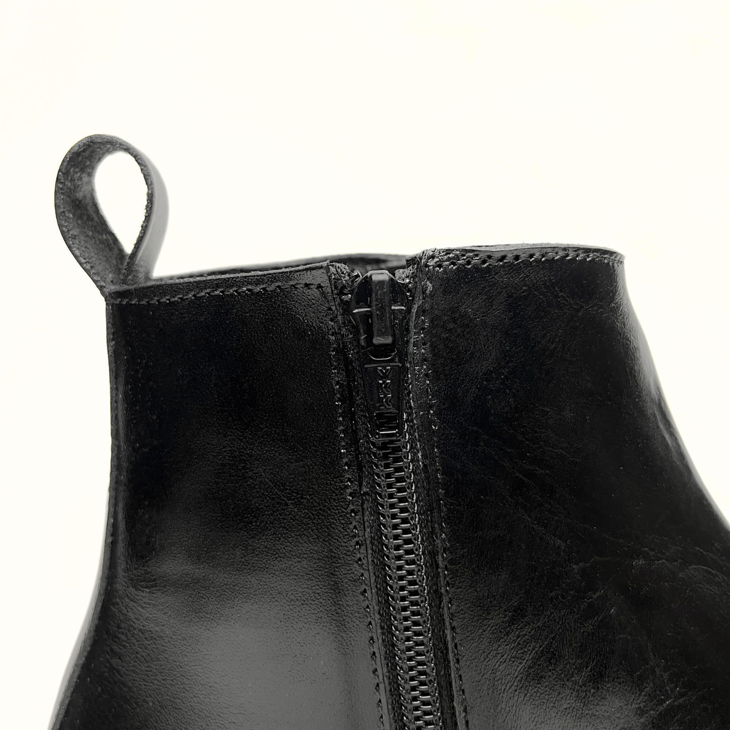 The OG Chelsea Boots with Side Chain(bl-18)1