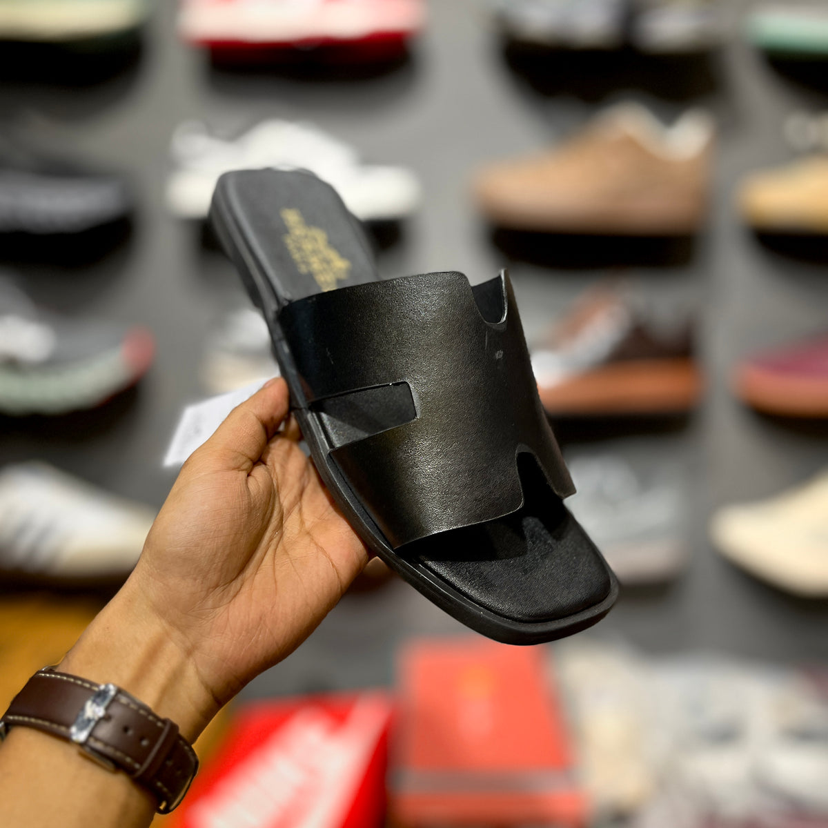 HERME Slippers | H | Black