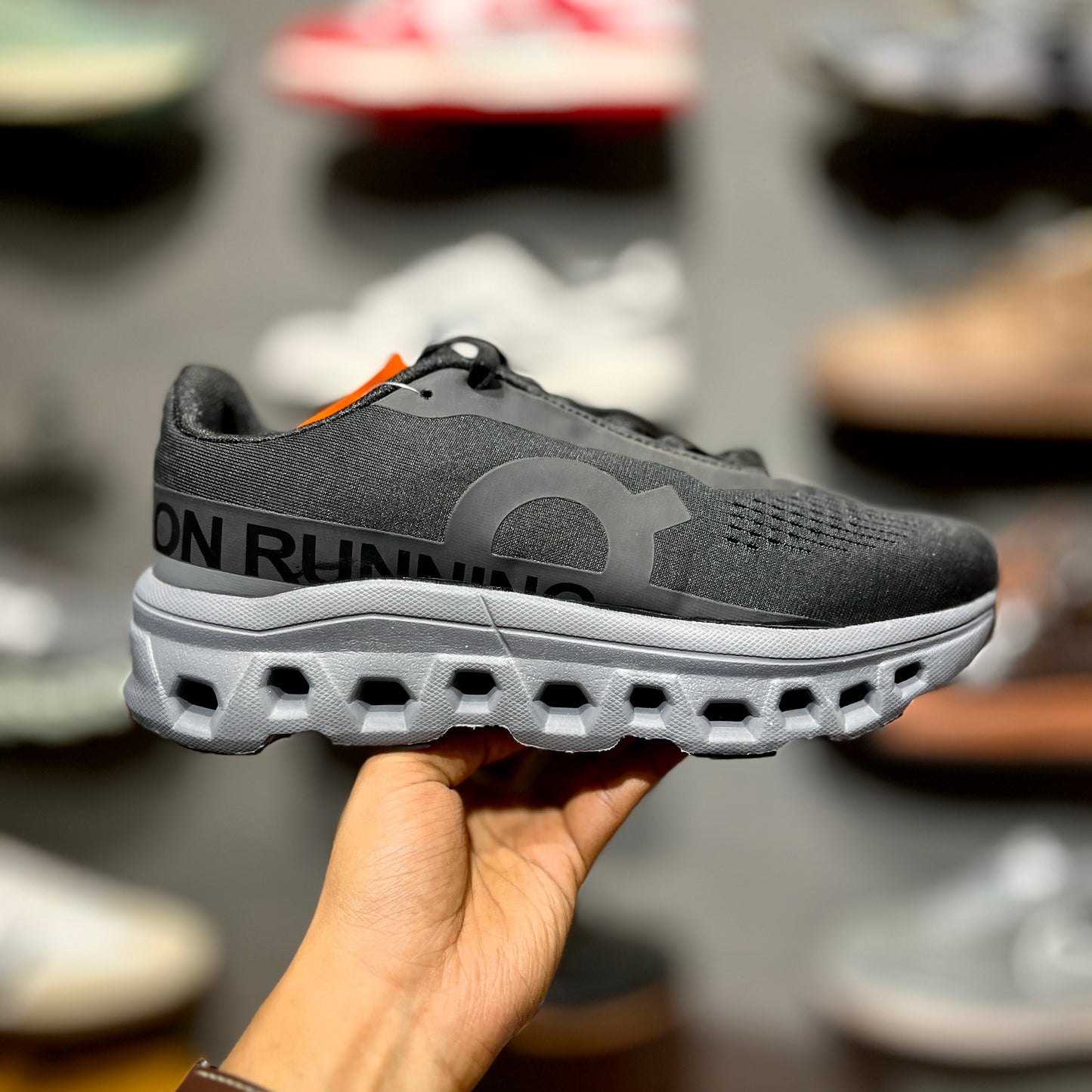 ON Running | Black